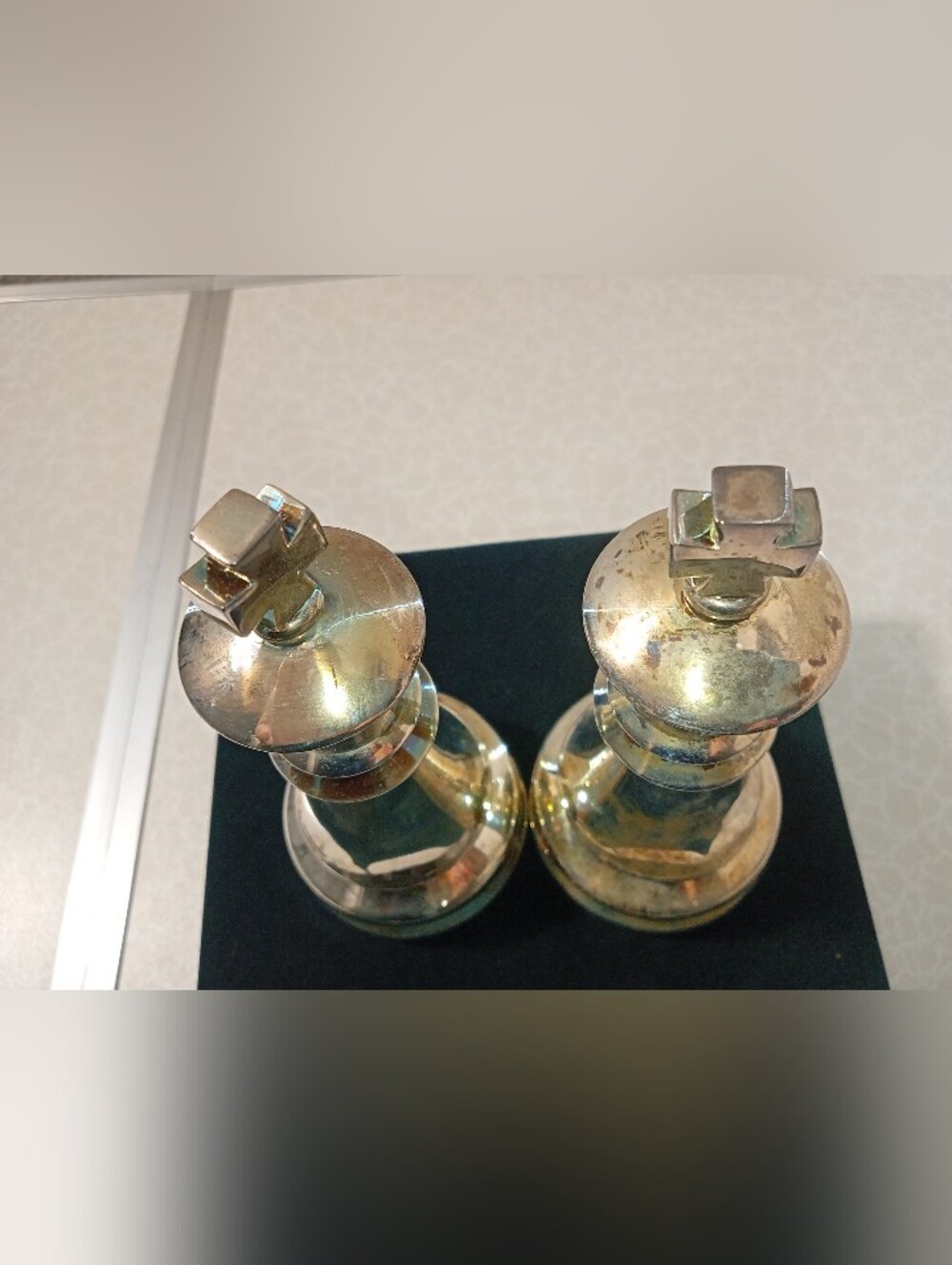 TOWLE Cross Salt & Pepper Sterling Silver Plated Shakers with Velvet Box - Picture 5 of 6